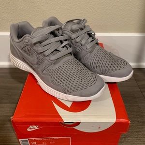 Nike Lunar Flow Laser Size 10 men